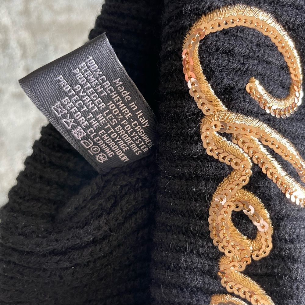 Chanel Cashmere Beanie - Picture 3 of 5